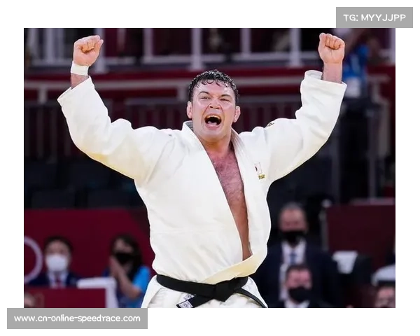 安徽钱加财险胜北京马溯以微弱优势夺得男子54公斤级比赛胜利